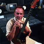 phil manzanera statue